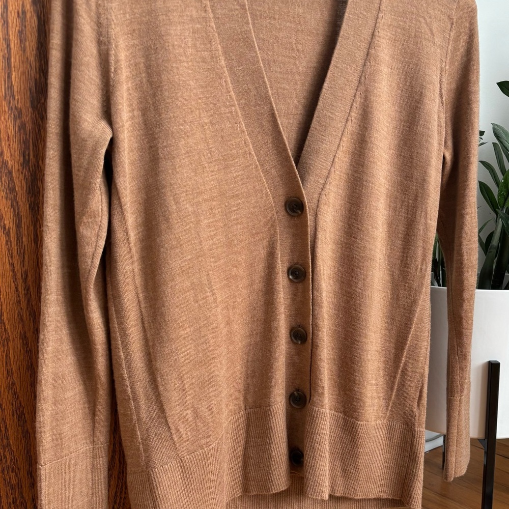 GAP 100% Merino Wool Petite Cardigan Sweater M - Picture 3 of 5